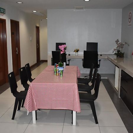 Wl Hotel Kampung Baharu Sungai Buluh Exteriér fotografie