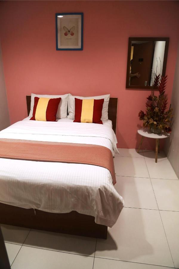 Wl Hotel Kampung Baharu Sungai Buluh Exteriér fotografie